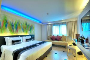 Bangkok Hotel - Deluxe Room in Skyy Hotel