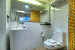 Sukhumvit Hotels - Deluxe Room in Skyy Hotel