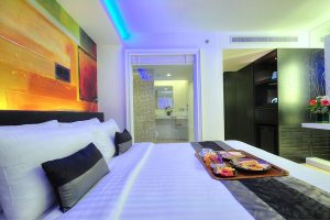 Sukhumvit Hotels - Suite Room in Skyy Hotel