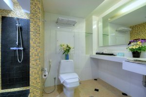Bangkok Hotels - Suite Room in Skyy Hotel