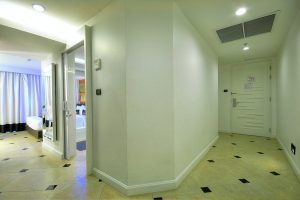 Sukhumvit Hotels - Suite Room in Skyy Hotel