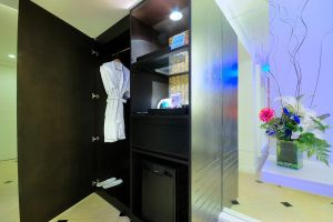 Sukhumvit Hotel - Suite Room in Skyy Hotel